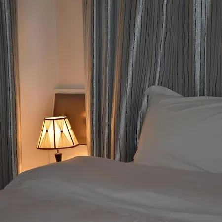 Select Center Ostello Tirana