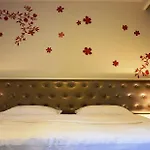 Albergue Select Center Tirana