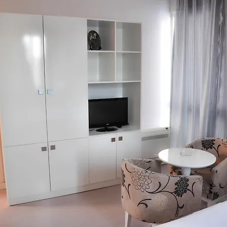 Vandrarhem Select Center Tirana