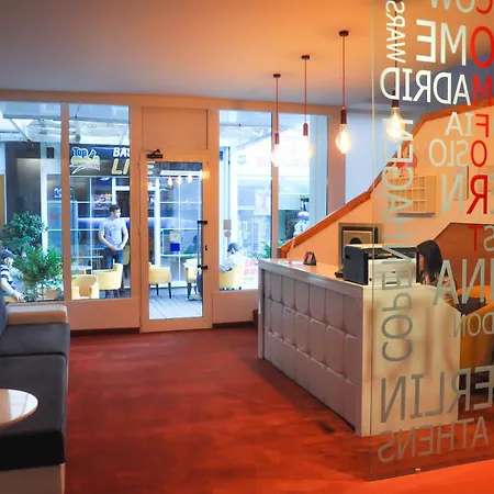 Vandrarhem Select Center *